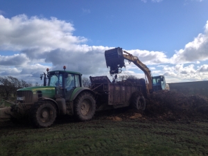 James McHarrie's Marshall VES2000 Being Loaded by a Slew Digger